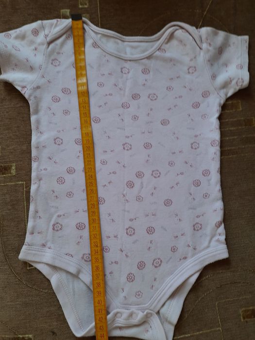 Бодики с коротким и длинным рукавчиком.