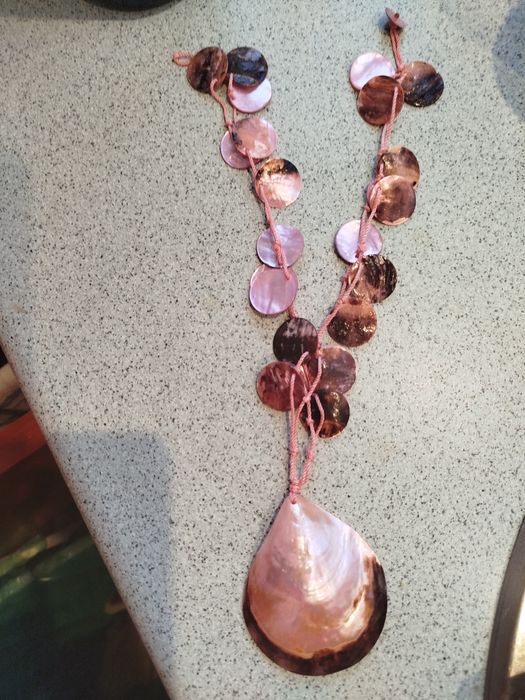 Wisior korale z muszli