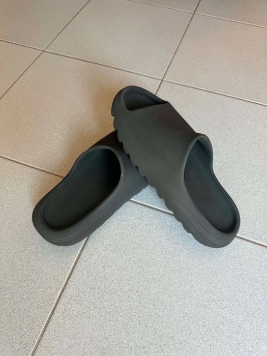 Klapki yeezy rozmiar 45