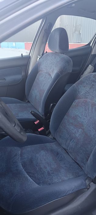 Peugeot 2006 ano 2000 em boa condições  carro de boa  procedência