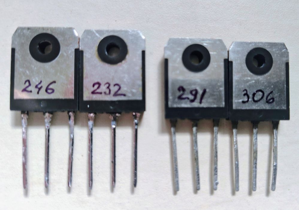 Транзистор 2SK1058