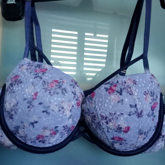 Biustonosz push up, koronkowy Victoria's Secret PINK  80D