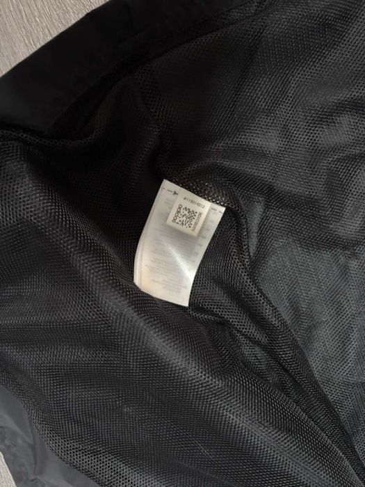 Спортивна куртка-вітровка Adidas