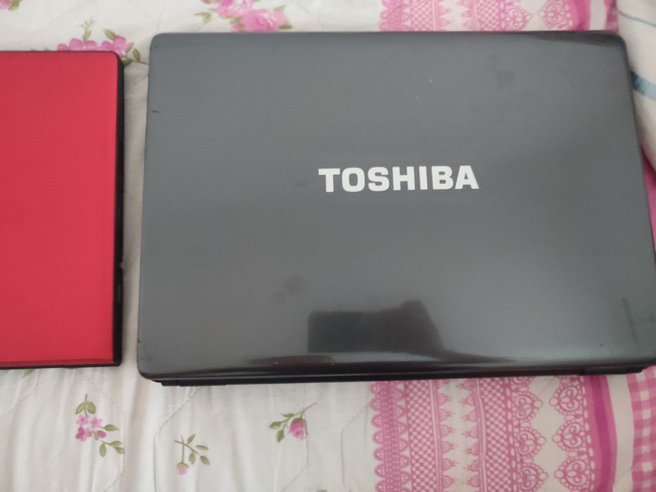 Sprzedam dwa laptopy