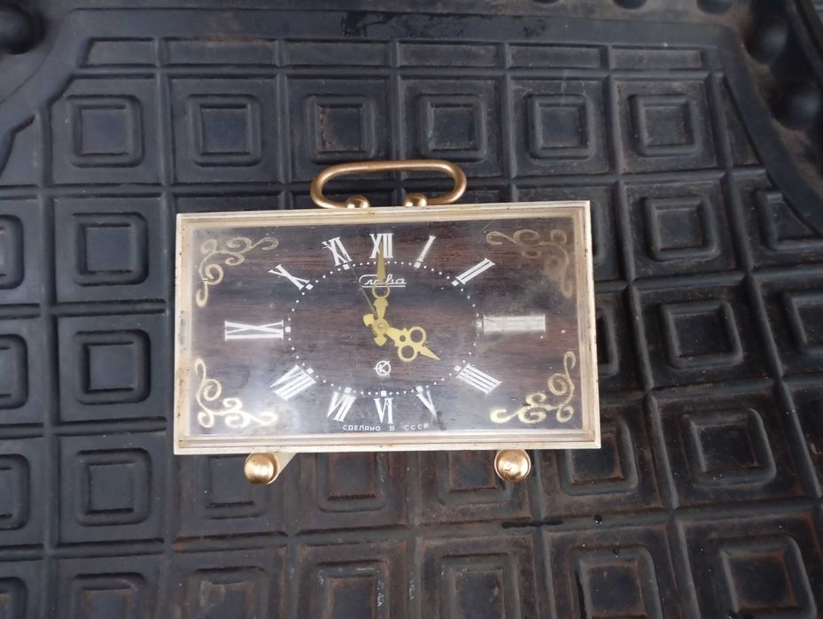 Часы настольные Слава