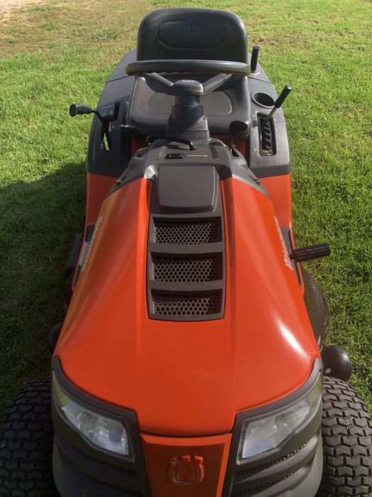 Trator corta relva Husqvarna TC138L