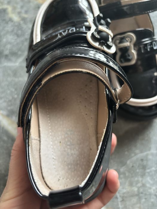 Продам дитячі туфлі