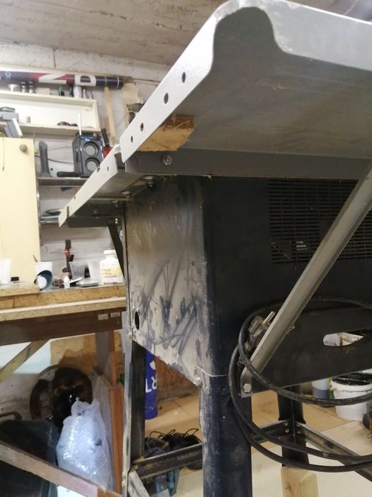 Piła stołowa uszkodzona