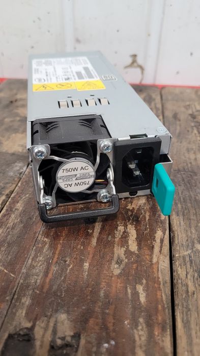 Блок питания " intel " 750W.