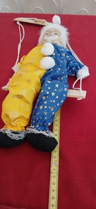 Palhaço no baloiço, novo