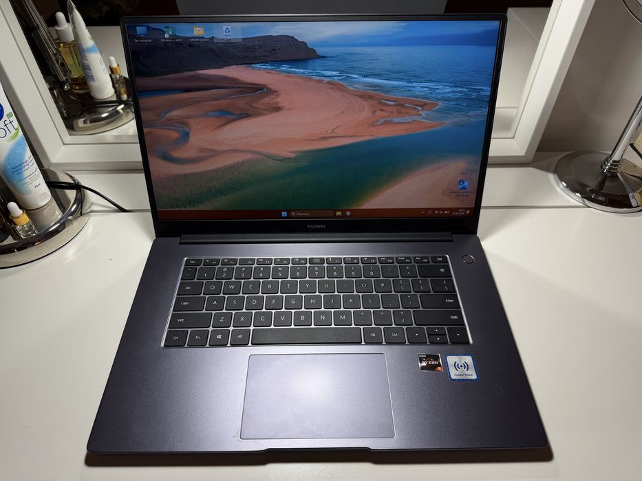 Laptop Huawei Matebook D15 stan bardzo dobry AMD RYZEN  Windows 11