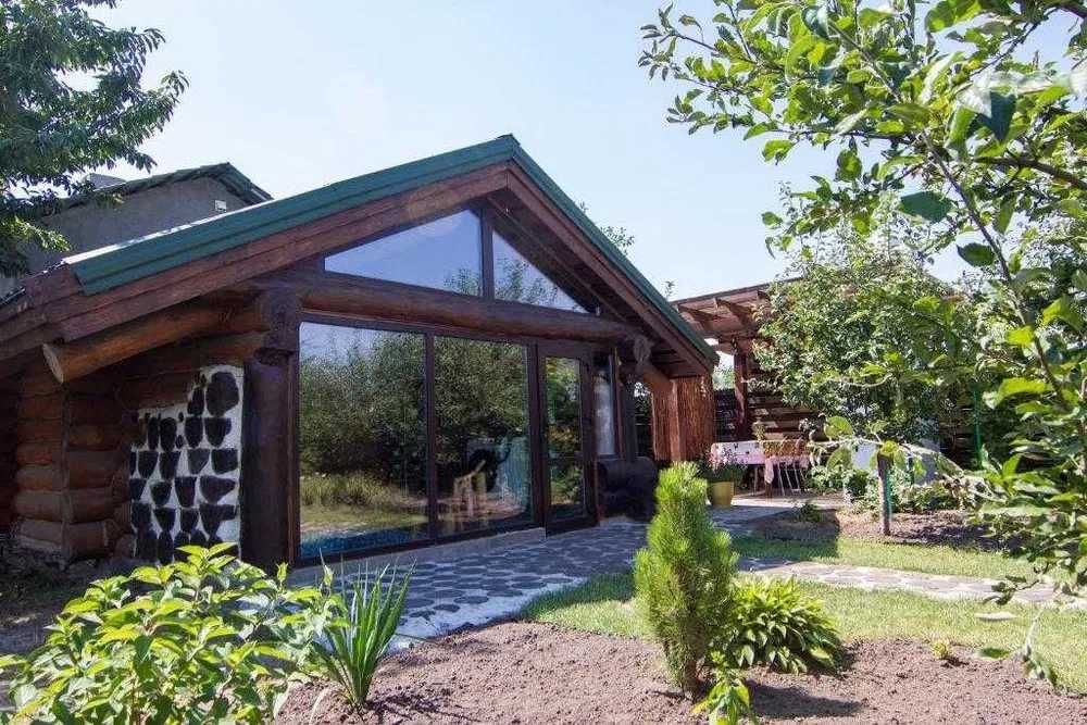 Будинок подобово з басейном та сауною у Гатному МТеремки.