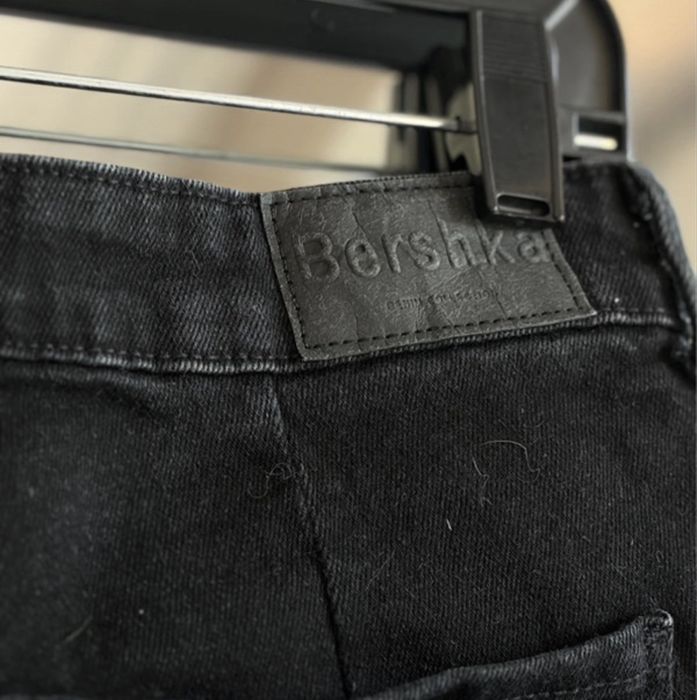 Czarne szorty jeansowe Bershka | Klasyczne