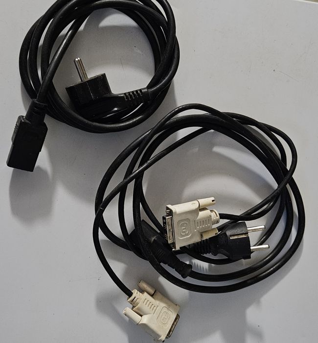 Monitor LG oraz komuter Asus