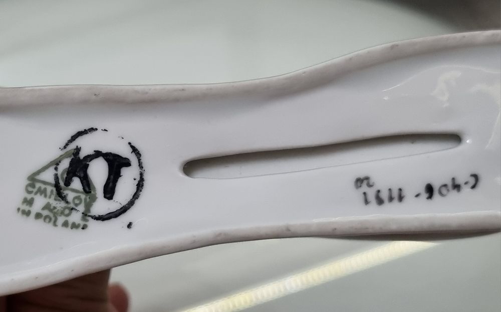 Sygnowana figurka Łasiczka M. Naruszewicz, Ćmielów, 1956 r.