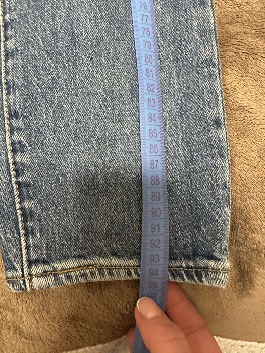 Продам джинси Levis .