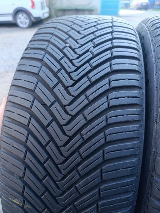 215/50/18 Continental All season contact