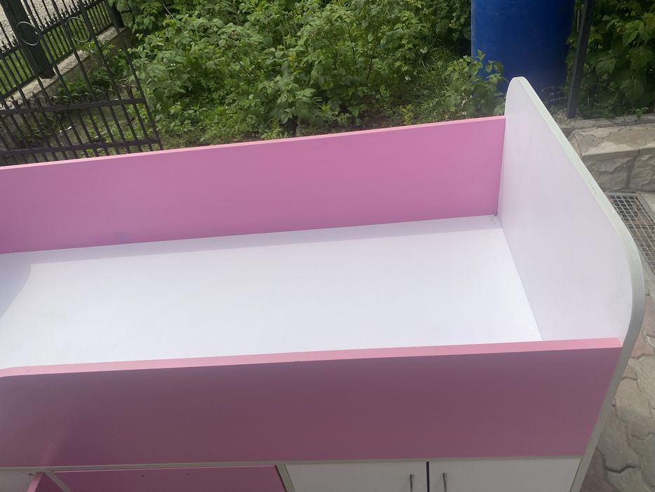 Ліжко дитяче трансформер,зі шафою,шухлядами та столиком.