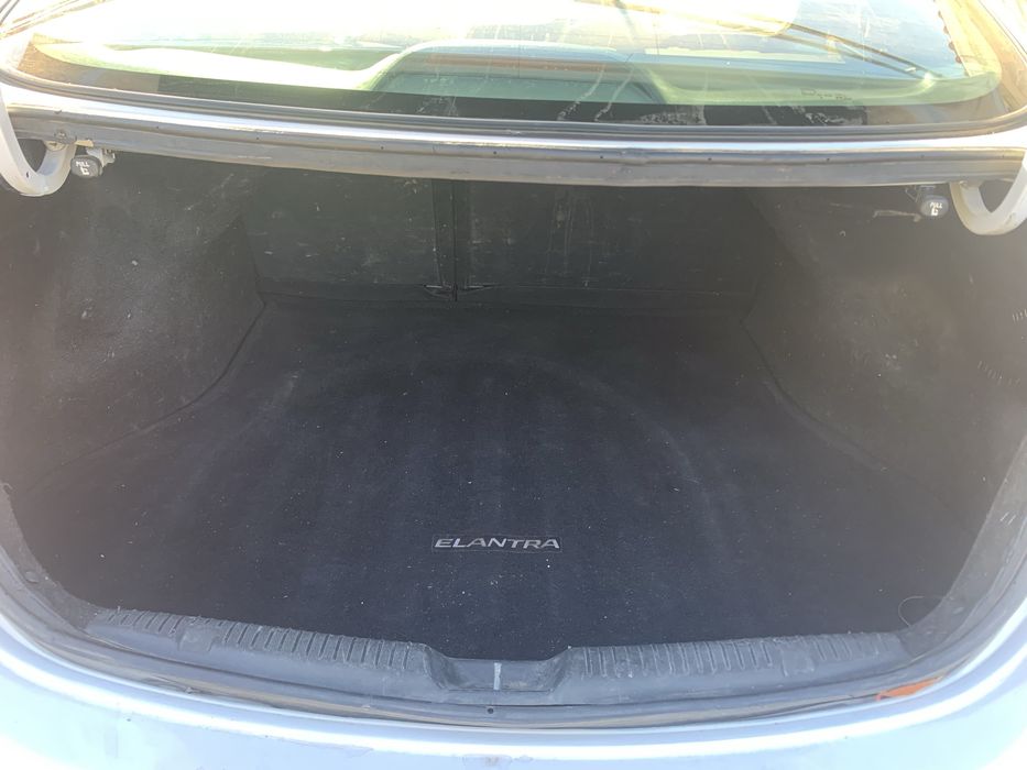 Hyundai Elantra 2013 року