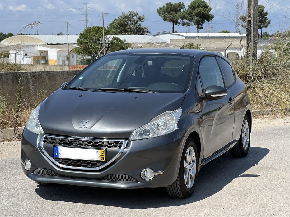 Peugeot 208 1.4 2012