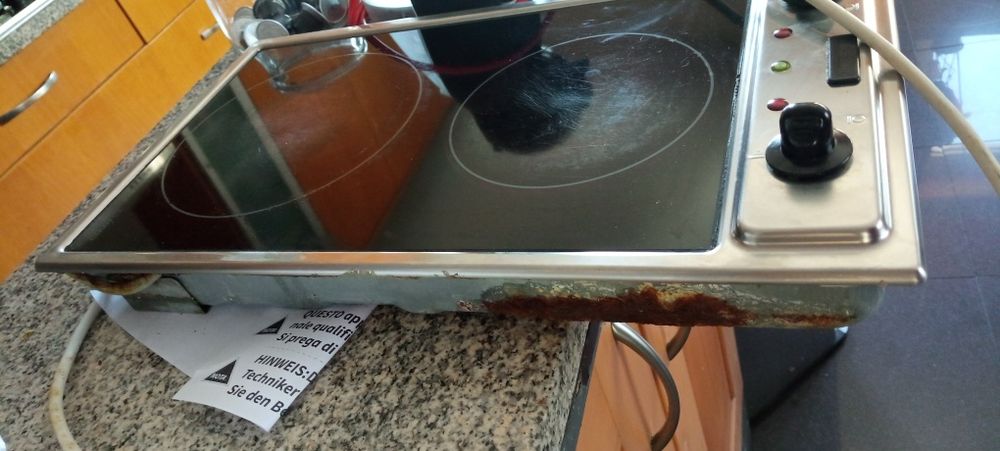 Placa vitroceramica com avaria num disco