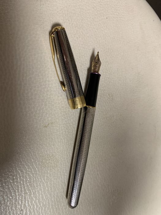 Продам ручку Parker с золотым пером