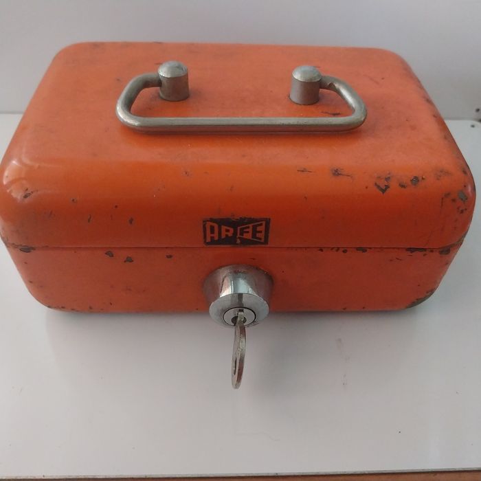 Cofre vintage (usado) [Novo Preço]