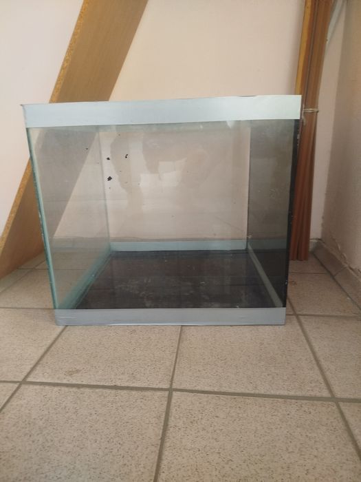 Продам акваріум в формі кубу