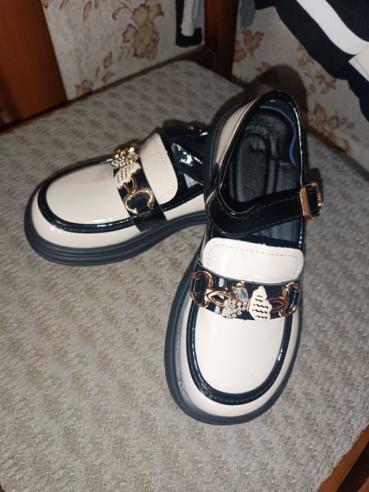 Туфельки нові , модні