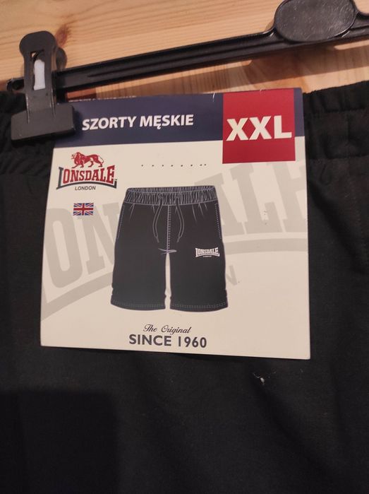 Czarne krótkie sportowe spodenki Lonsdale rozmiar XXL z kieszonka