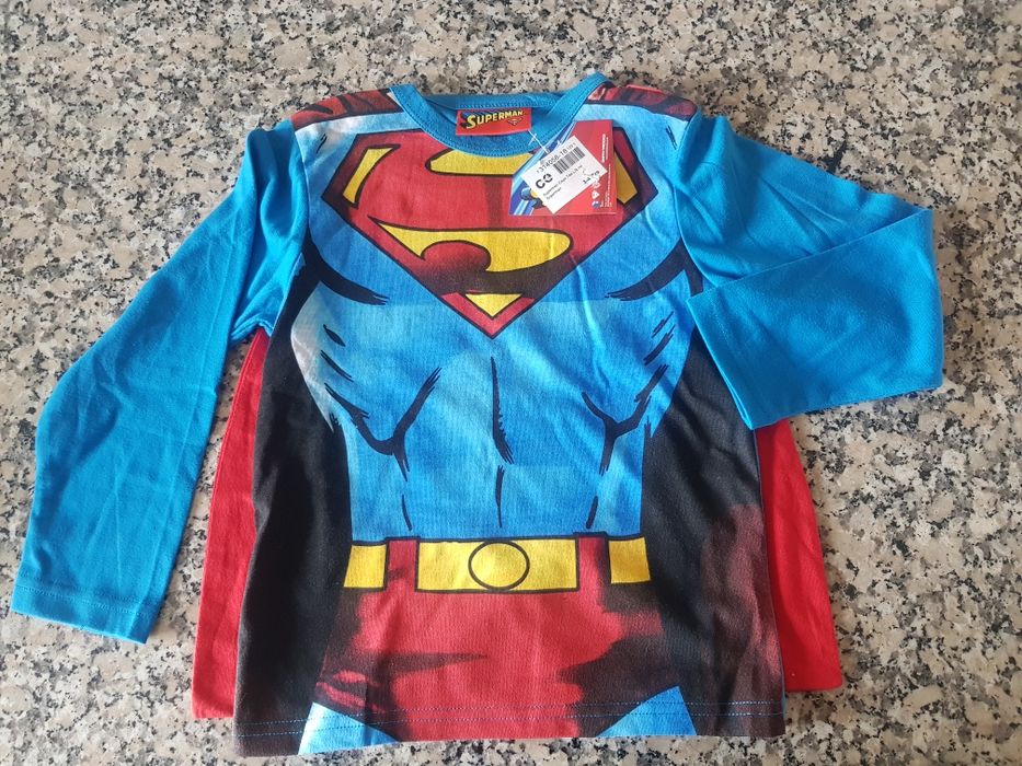 Camisola SUPERMAN com capa amovível - Tamanho 3- 4 Anos
