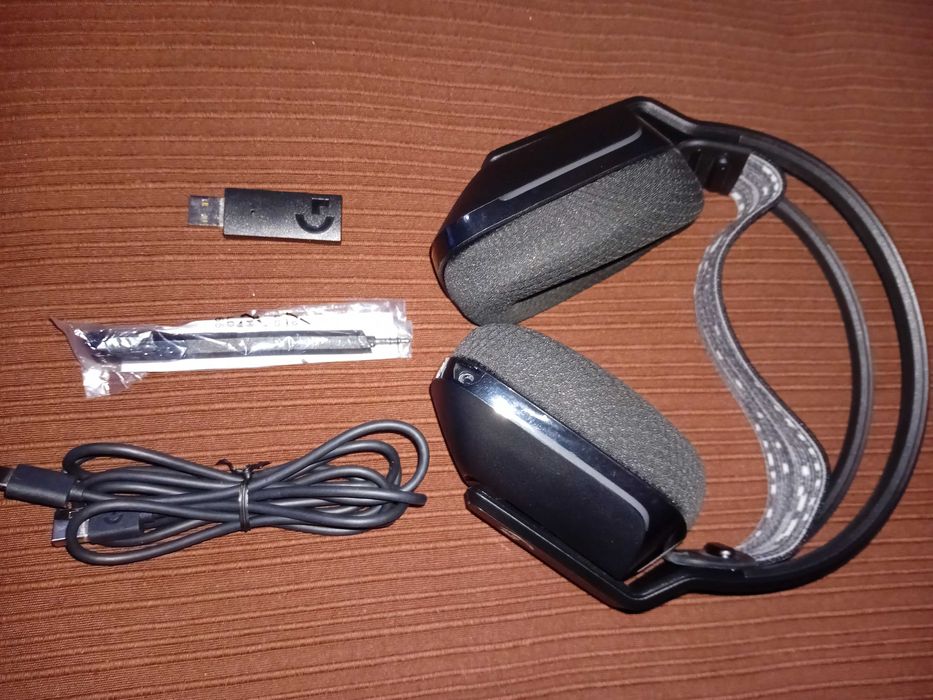 Headset Logitech G733 Lightspeed Wireless RGB Gaming Preto