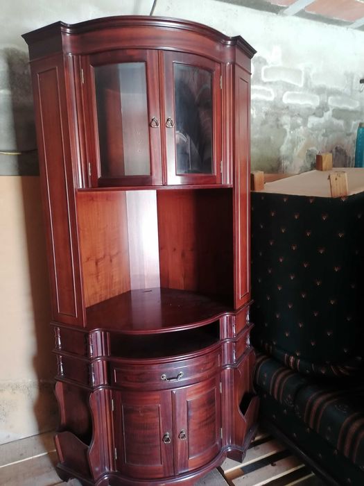 Móveis sala impecáveis.
