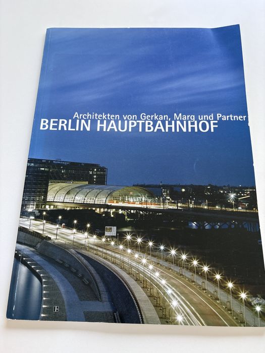 album o dworcu w Berlinie HBF