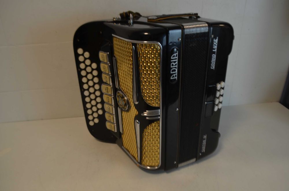 Concertina Adria 4 voz. La. N 228