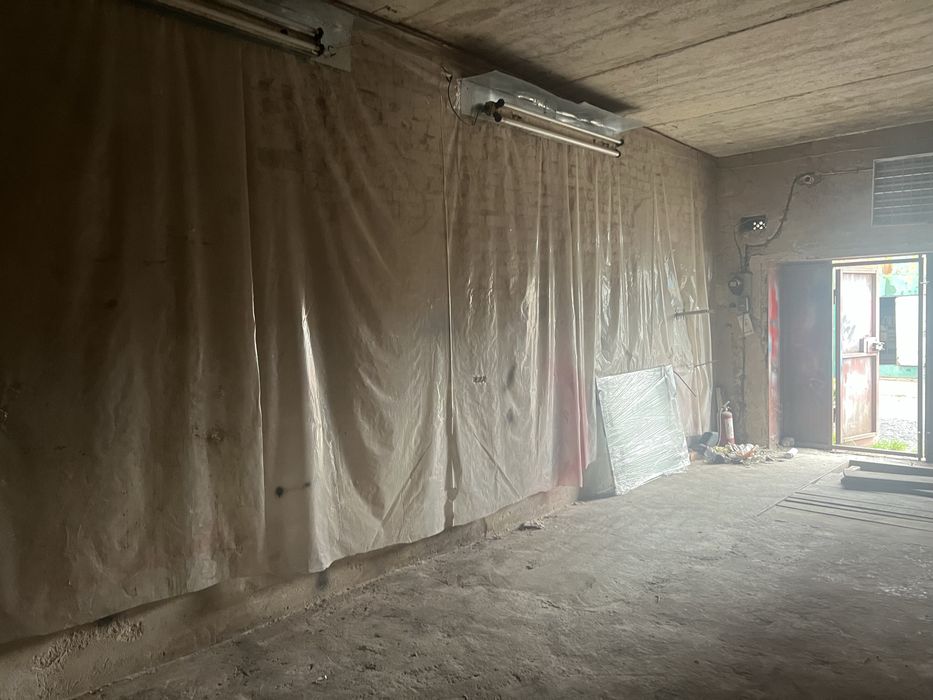 Продам три гаражі разом вул. Сухоярська. 200 м.кв. Під СТО, виробництво