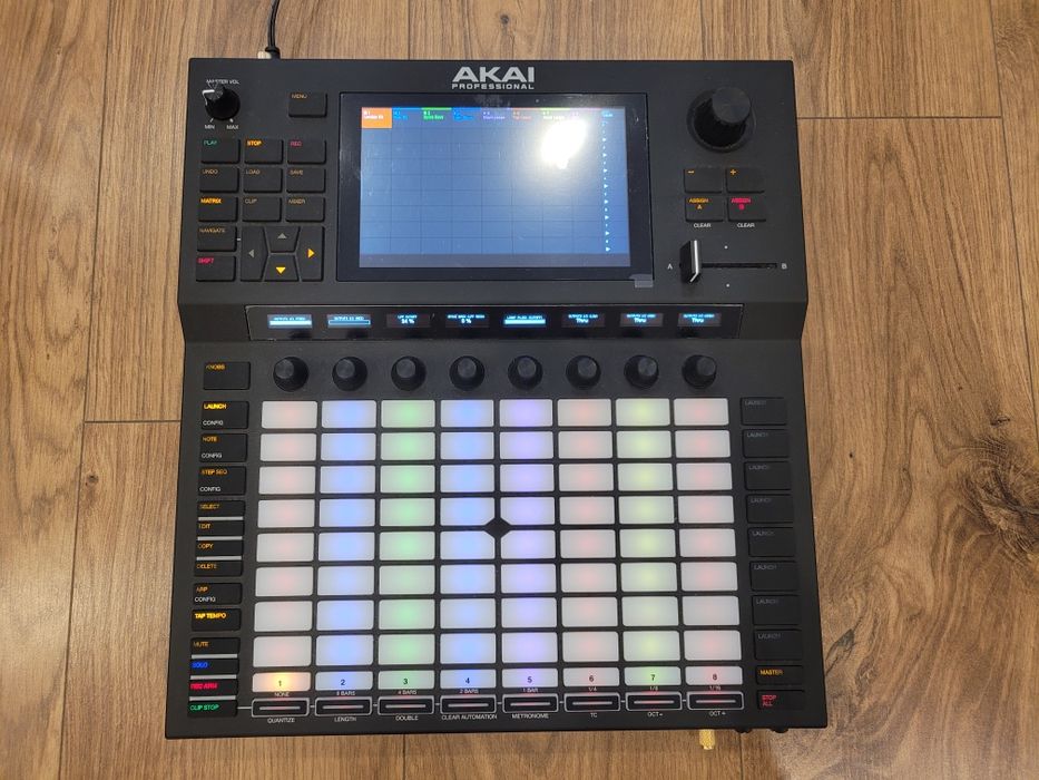 AKAI FORCE - Samodzielny system produkcji muzycznej