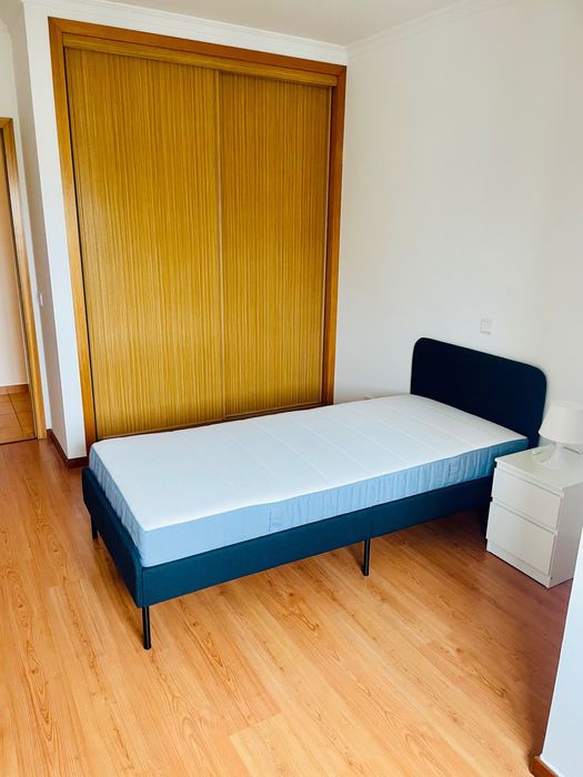 Quartos individuais com cama de solteiro  em Faro