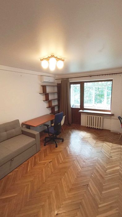 Продаж 2-кімнатної квартири біля метро Лук’янівська, Коперніка