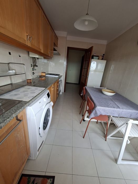 Aluga-se apartamento T2 nas Abadias