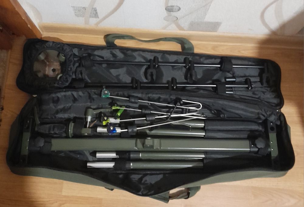 Род под "carp pro" на 4 удилища.