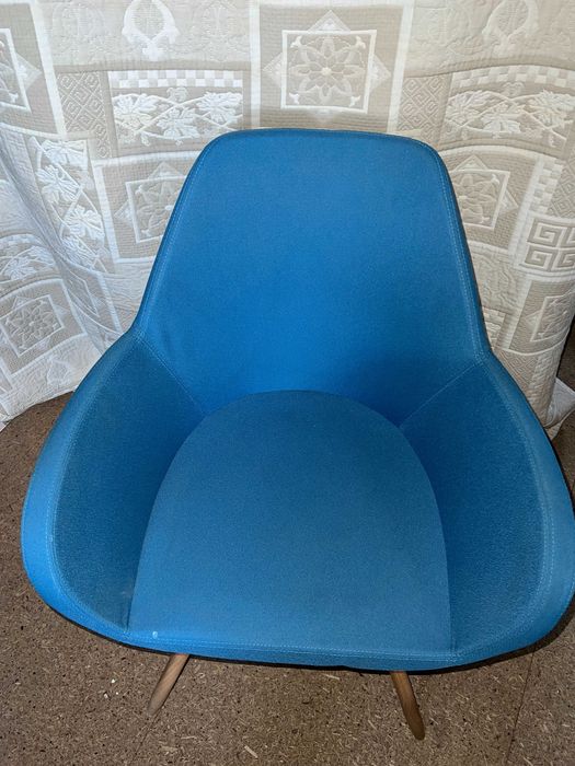 sprzedam fotele designerskie profim niebieskie 4 szt