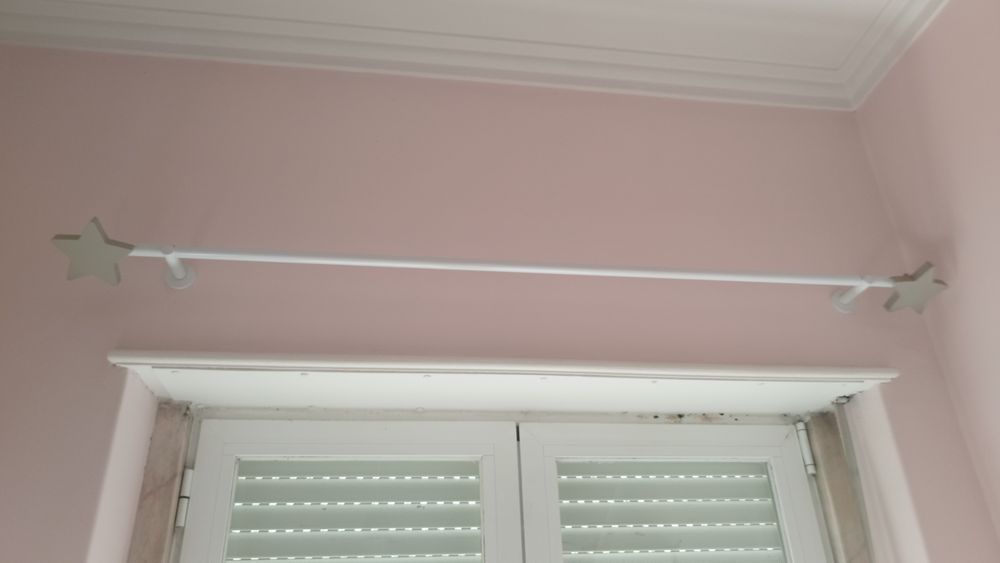 Varão 150 cm branco com terminais em estrelas cinzentas