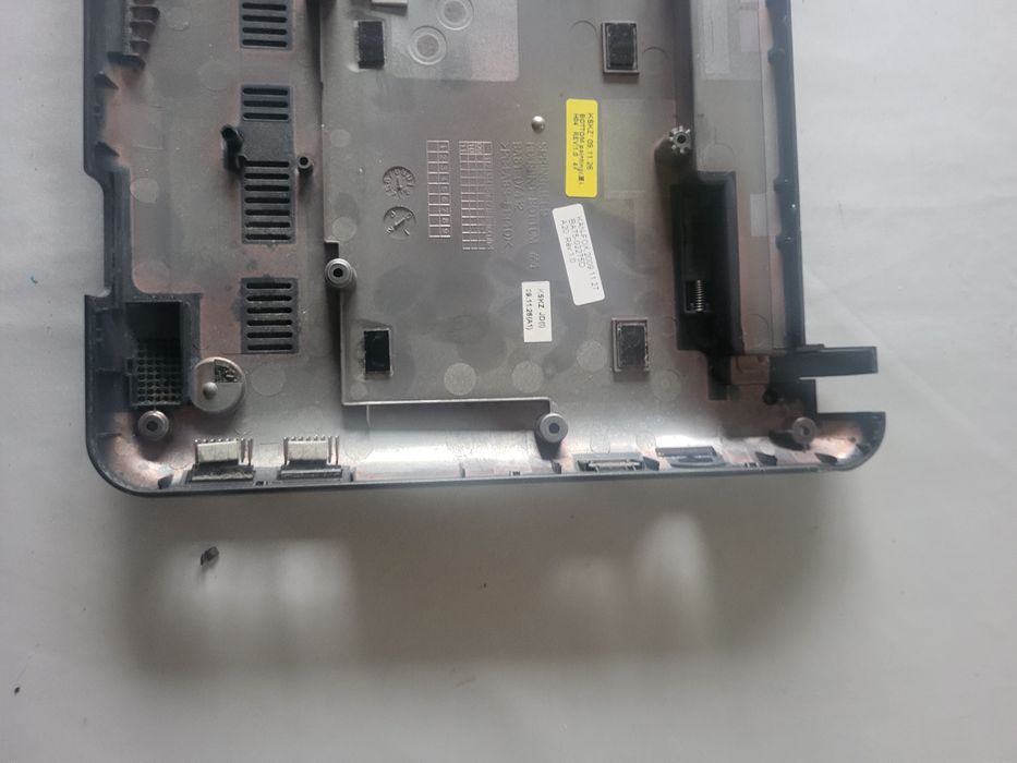 Sprzedam dolną ibudowe do Laptopa Samsung N130
