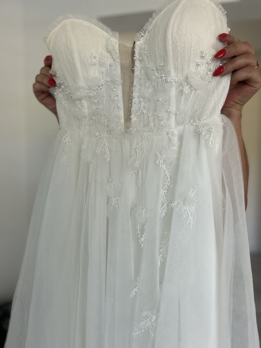 Suknia ślubna biała