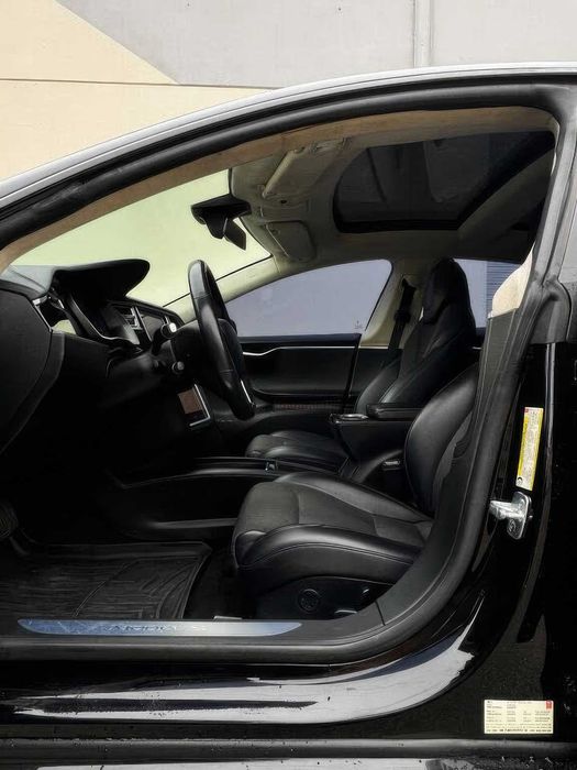 Tesla Model S 100D      2017