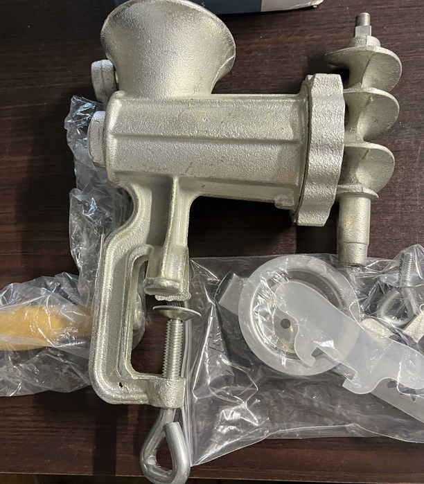 Ręczna maszynka do mięsa Baumalu nr 8