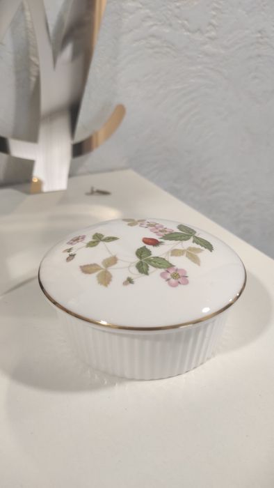 Вінтажна скринька для прикрас від Wedgwood
