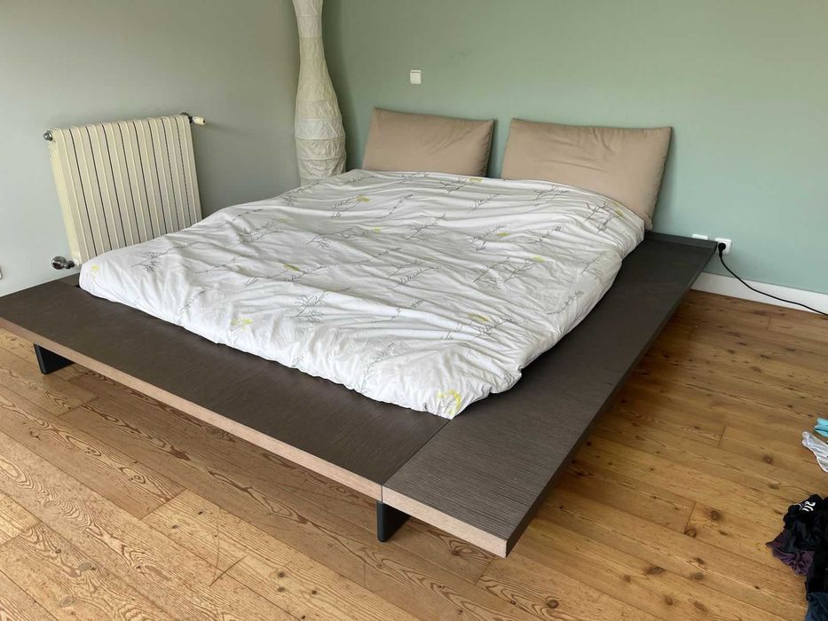 Cama de casal de luxo -  designer Peter Maly -  Ebano