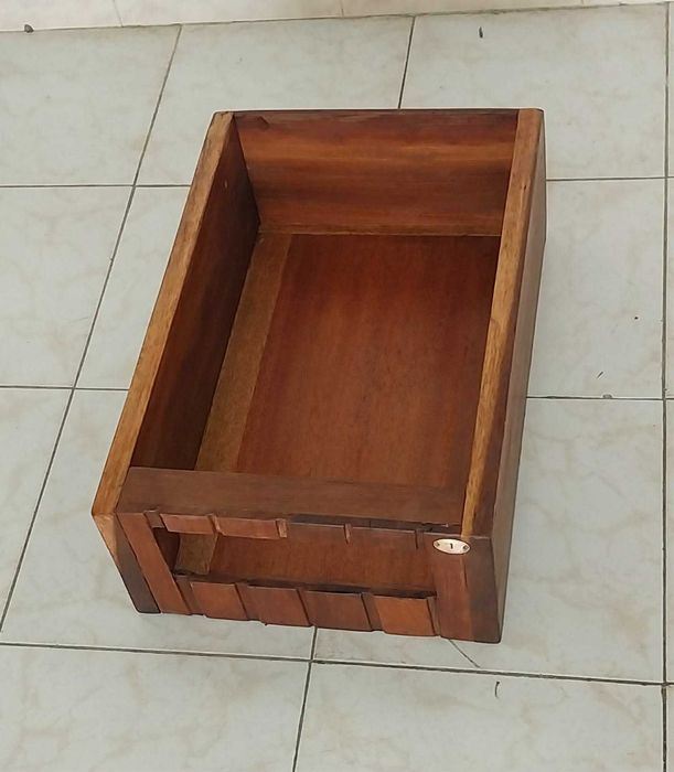 Antiga/Invulgar Caixa da Correspondência Ant. Escola Indust. e Comercl